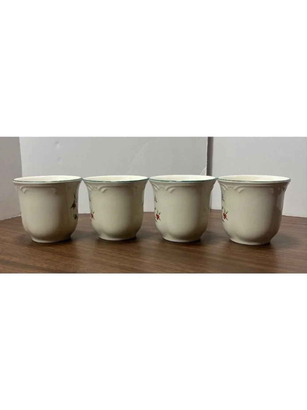 Winterberry  Mugs & Saucers Holly Berry Design Set Of 4 By Pfaltzgraff